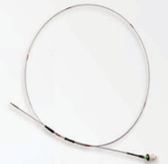 YS-T500超高溫光纖光柵溫度傳感器可進行高達1000℃的超高溫測量，既可作為單點傳感器，也可以通過復用形成多點測溫傳感器陣列。該款溫度傳感器多運用于航空航天高溫部件的溫度準分布式測量，也可以用于工業(yè)高溫介質爐等方面的高溫監(jiān)測。具有尺寸小，可彎曲，易于被測物緊密貼合；可復用程度高，引線簡單；測溫點數(shù)、測溫間距等可靈活定制；超寬溫度測量范圍等特點。